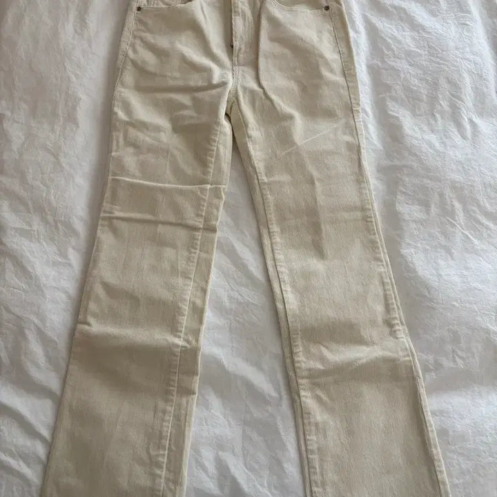 [BUNJANG] Ore Slim Fit Corduroy Pants - Ecru Size 1 / Ore 오어 슬림핏 코듀로이 팬츠 에크루 1사이즈