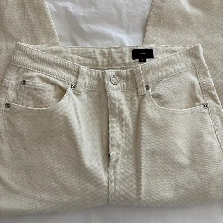[BUNJANG] Ore Slim Fit Corduroy Pants - Ecru Size 1 / Ore 오어 슬림핏 코듀로이 팬츠 에크루 1사이즈