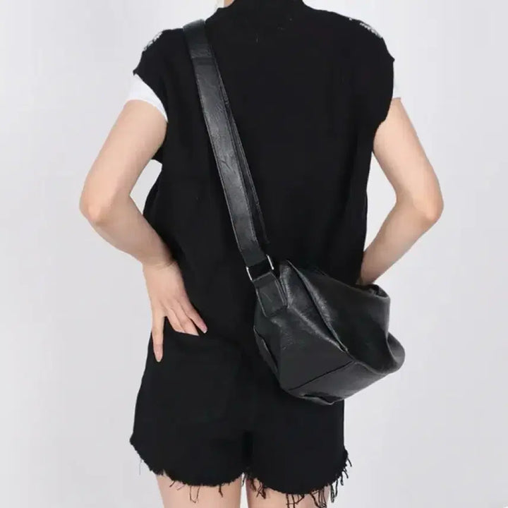 [BUNJANG] Black Leather Crossbody Shoulder Bag / 블랙 레더 크로스백 숄더백