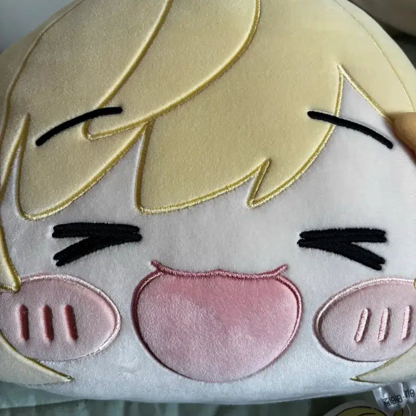 [BUNJANG] Isegye Idol Jingburger Cushion / 징버거 쿠션