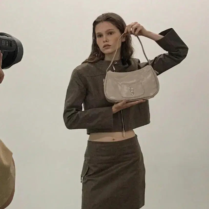 [BUNJANG] Illygo Signature Bag Beige / 일리고 시그니처 백 베이지