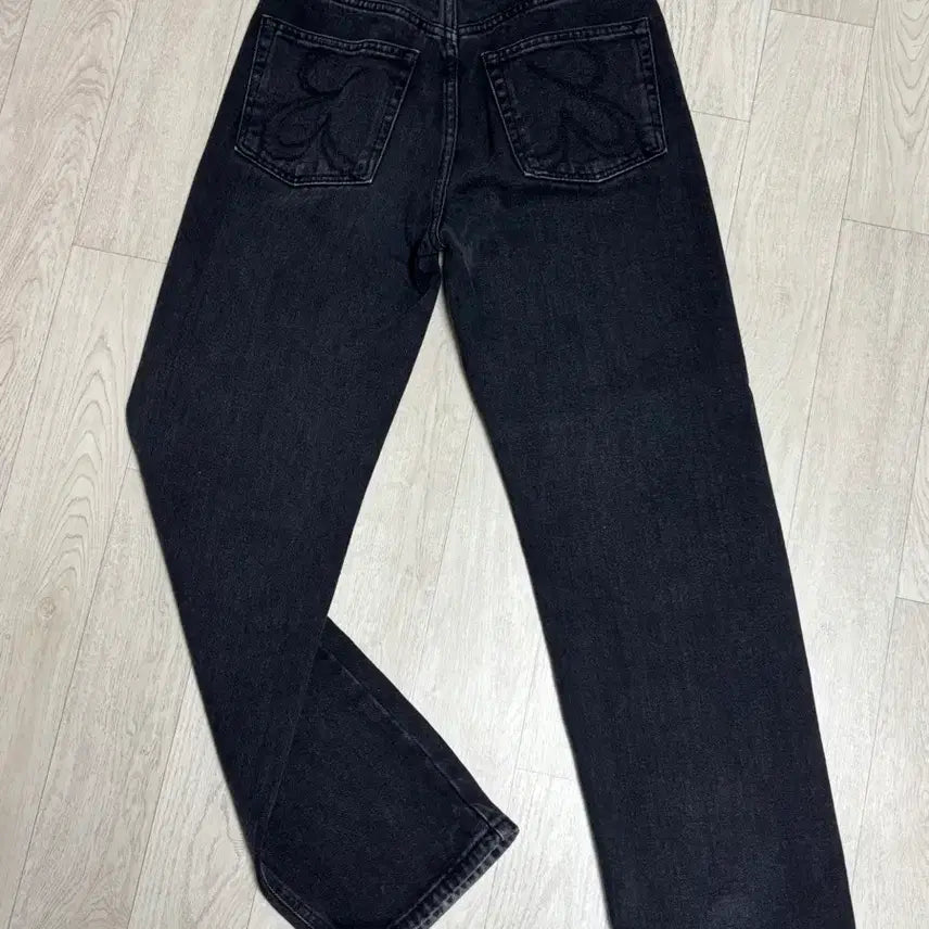 [BUNJANG] GLOWNY Jane Black Denim Pants / GLOWNY 제인 블랙 데님 팬츠