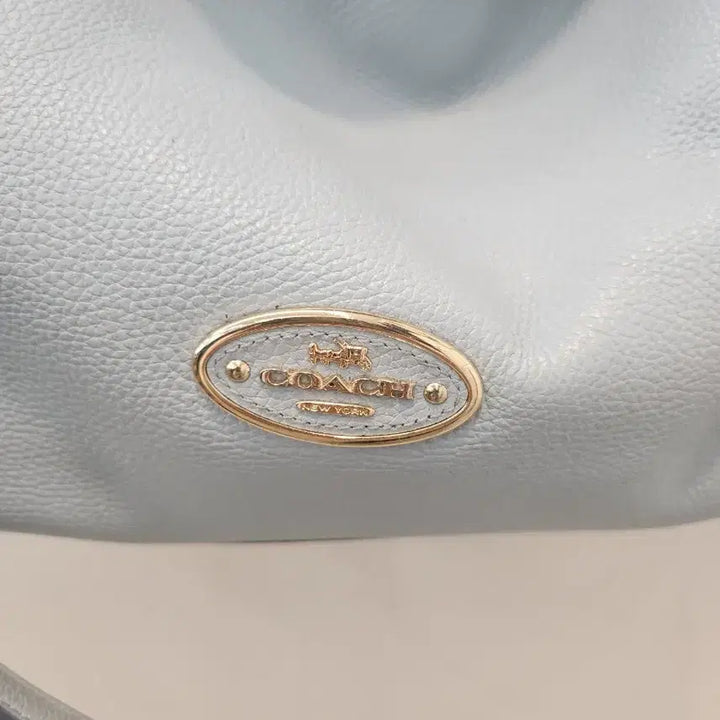 [BUNJANG] Coach Sky Blue Leather Shoulder Bag / 코치 하늘색 가죽 숄더백