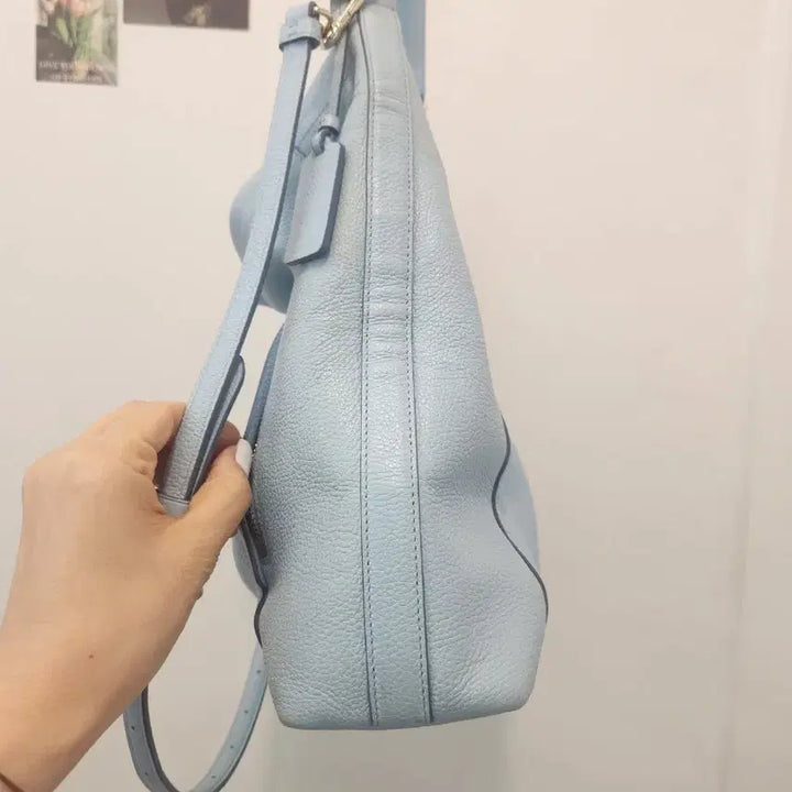 [BUNJANG] Coach Sky Blue Leather Shoulder Bag / 코치 하늘색 가죽 숄더백