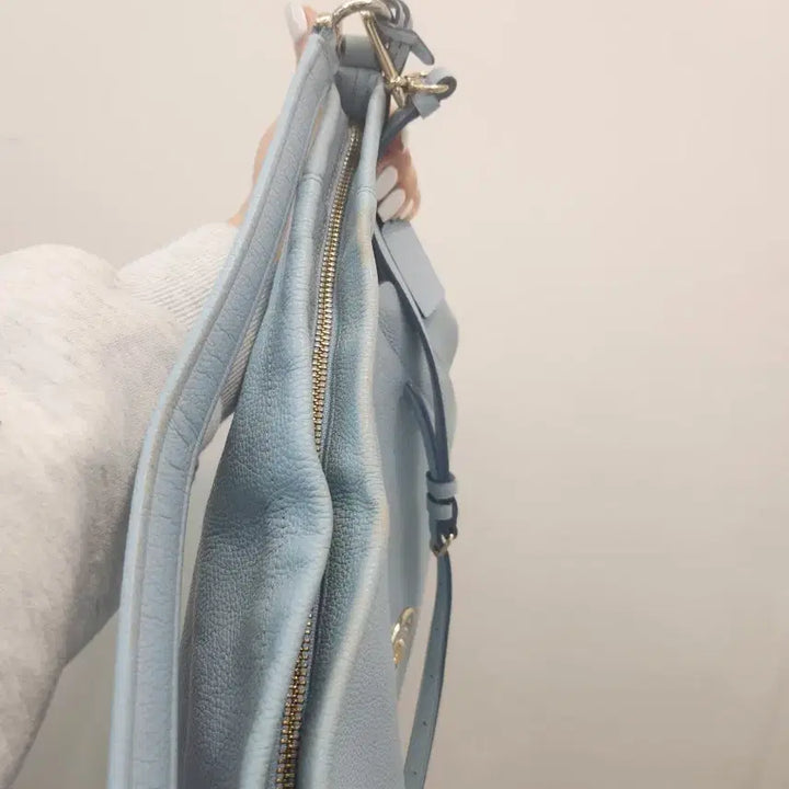 [BUNJANG] Coach Sky Blue Leather Shoulder Bag / 코치 하늘색 가죽 숄더백