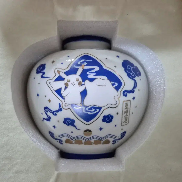 [BUNJANG] Pokemon Traditional Edition Porcelain Object with Acrylic Case / 포켓몬 스토어 전통에디션 도자기 오브제+아크릴 케이스