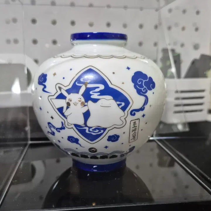 [BUNJANG] Pokemon Traditional Edition Porcelain Object with Acrylic Case / 포켓몬 스토어 전통에디션 도자기 오브제+아크릴 케이스
