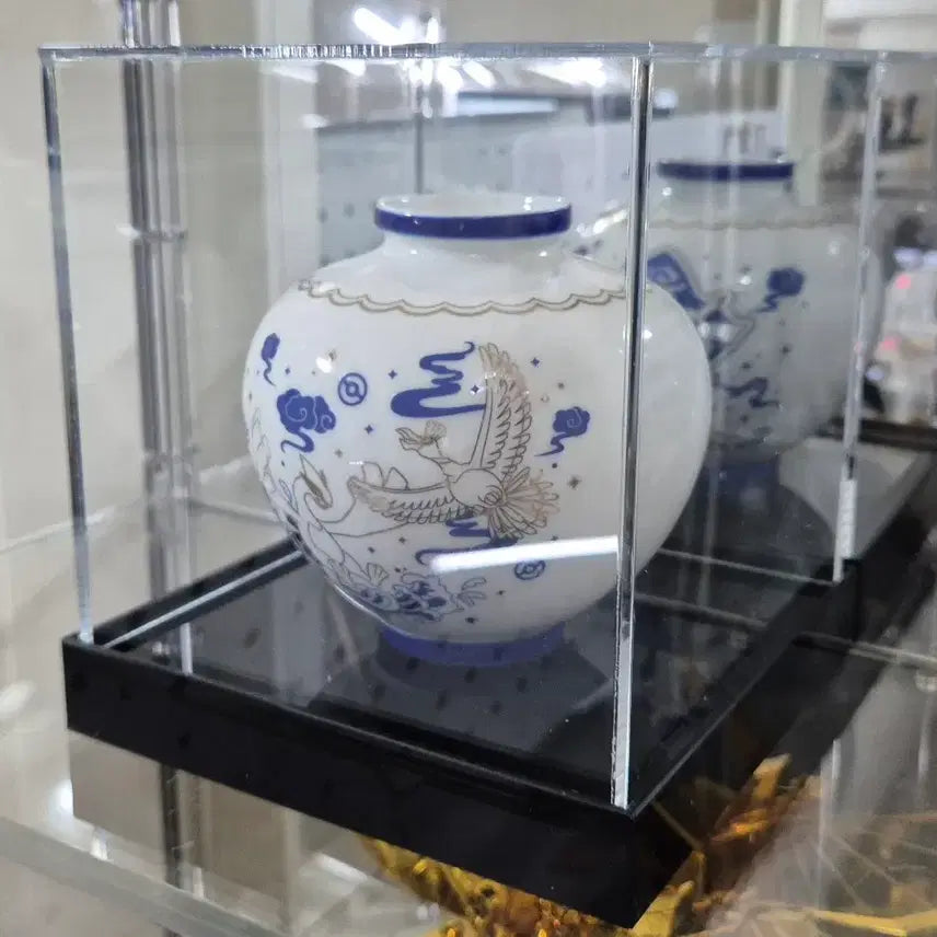 [BUNJANG] Pokemon Traditional Edition Porcelain Object with Acrylic Case / 포켓몬 스토어 전통에디션 도자기 오브제+아크릴 케이스