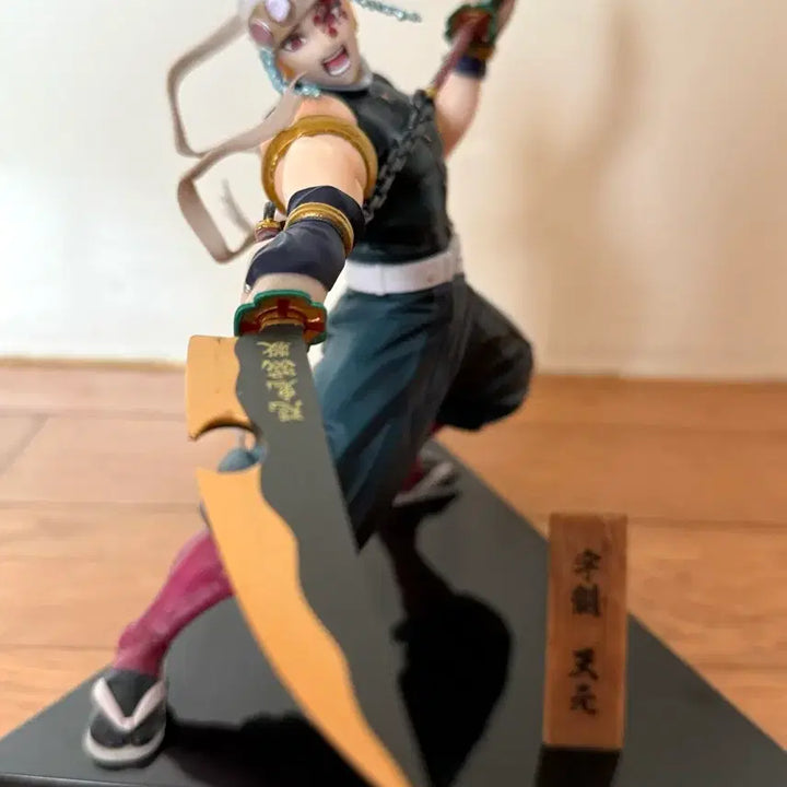 [BUNJANG] Demon Slayer Tengen Uzui Figure / 귀멸의 칼날 이치방쿠지 우즈이 텐겐 피규어