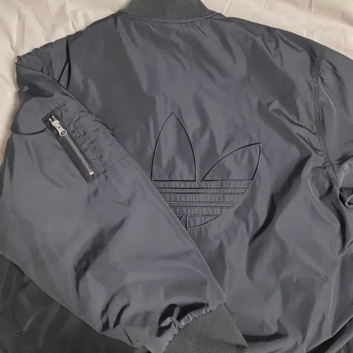 [BUNJANG] Adidas Reversible Bomber Jacket (M) - Mint Condition / 아디다스 리버시블 봄버 자켓 m사이즈 거의 새상품