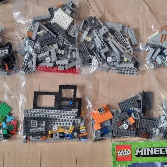 [BUNJANG] LEGO Minecraft 21137 The Mountain Cave Set / 레고 정품 21137 마인크래프트 산속동굴