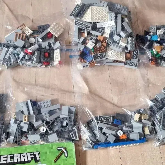 [BUNJANG] LEGO Minecraft 21137 The Mountain Cave Set / 레고 정품 21137 마인크래프트 산속동굴
