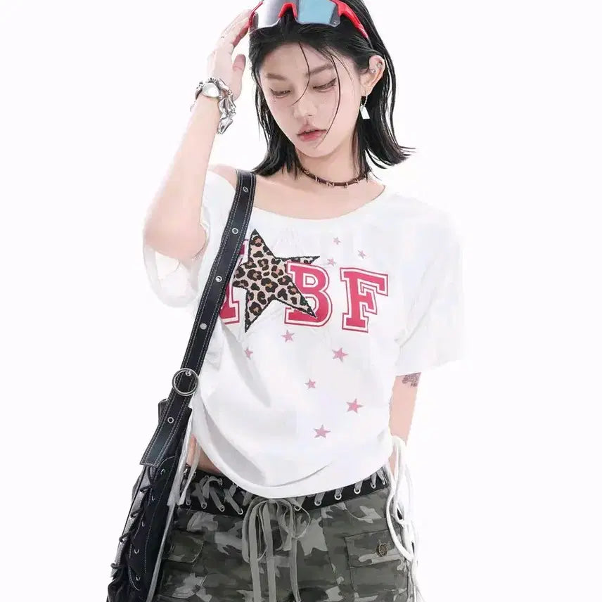 [BUNJANG] White Shirring Off-Shoulder T-Shirt (Y2K Style) / 화이트 셔링 티셔츠 y2k 반팔티 오프숄더 티셔츠 갸루 방송댄스 줌바댄스