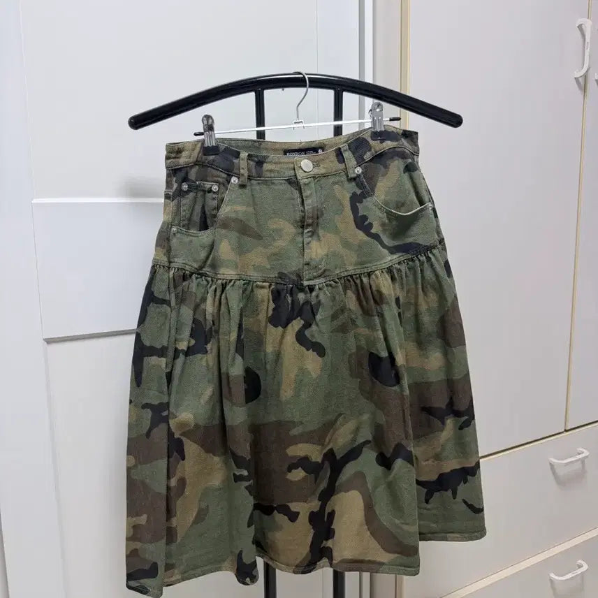 [BUNJANG] Ronron Shirring Flare Mid Skirt Camouflage / 론론 미디스커트 SHIRRING FLARE MID SKIRT CAMOUF