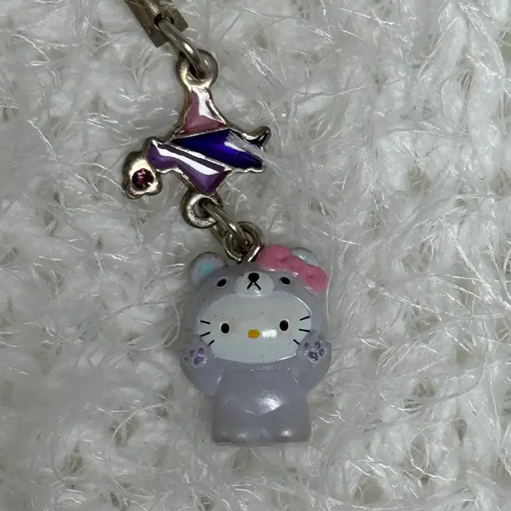 [BUNJANG] Hello Kitty Hokkaido Lavender Edition Strap / 고전 키티 훗카이도 라벤더 지역한정 키티스트랩