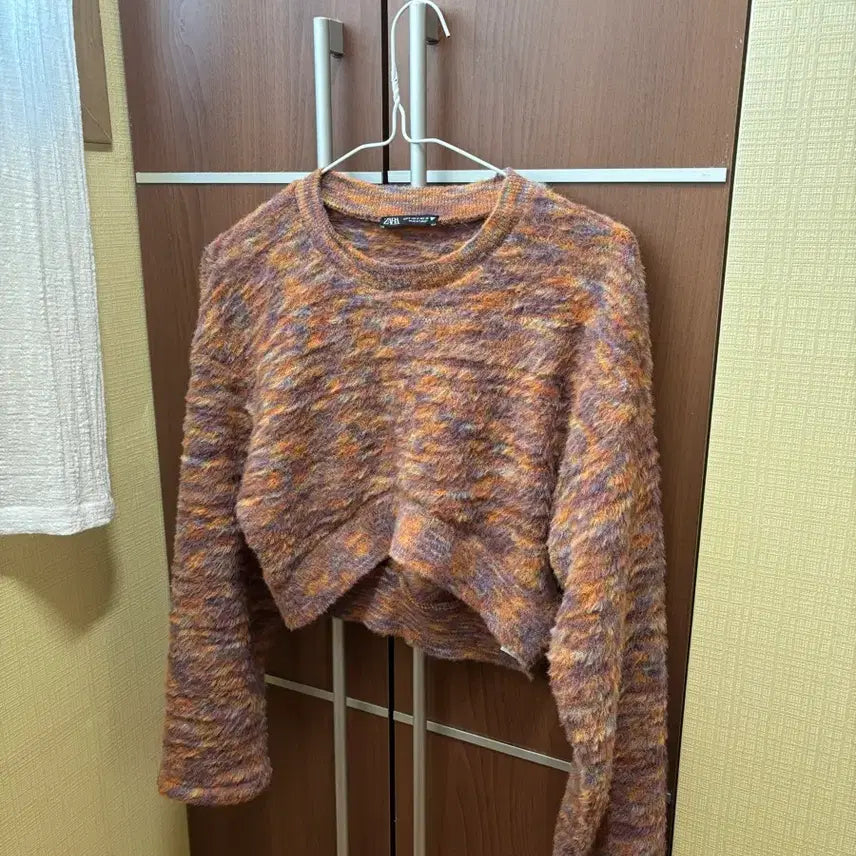 [BUNJANG] Bara Cropped Hair Knit Sweater / 바라 크롭 헤어리 니트