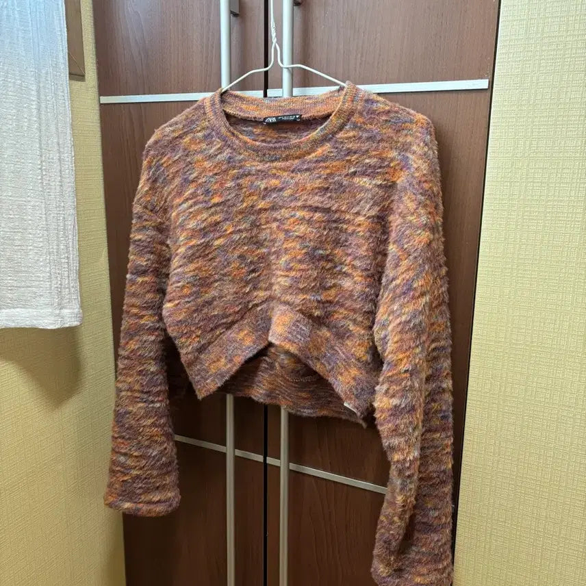 [BUNJANG] Bara Cropped Hair Knit Sweater / 바라 크롭 헤어리 니트