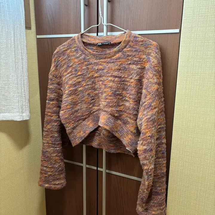 [BUNJANG] Bara Cropped Hair Knit Sweater / 바라 크롭 헤어리 니트