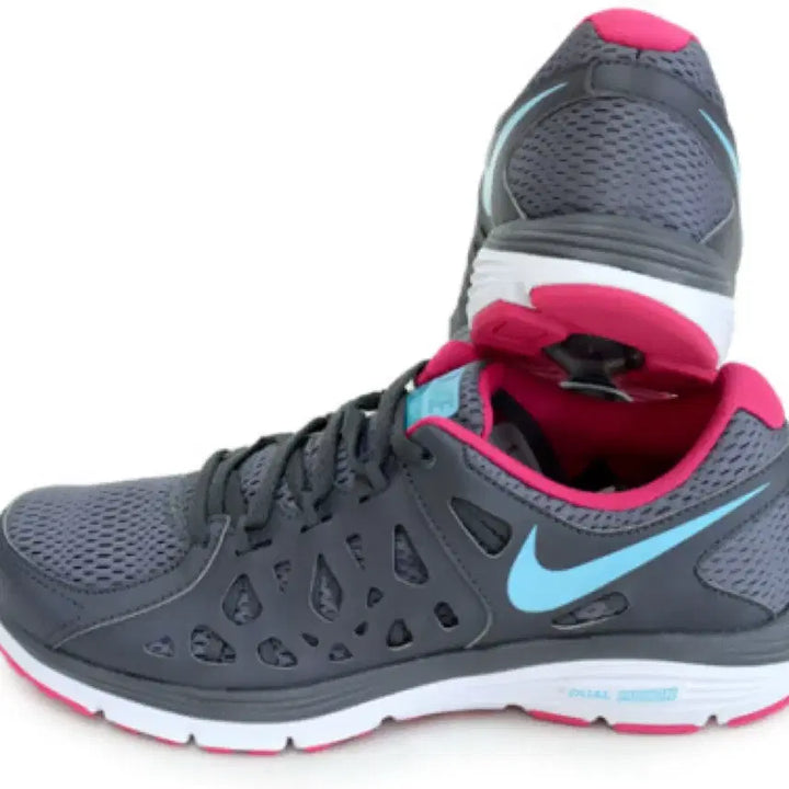 [SOLD OUT] 나이키 러닝화 워킹화 235사이즈