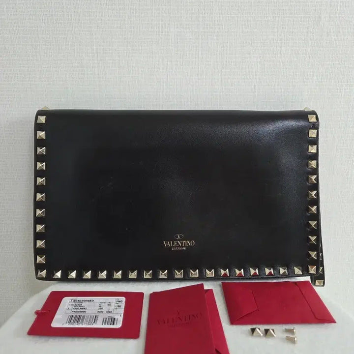 [BUNJANG] Valentino Rockstud Clutch Bag / 발렌티노 락스터드 클러치백