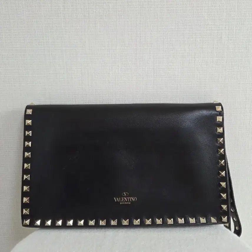 [BUNJANG] Valentino Rockstud Clutch Bag / 발렌티노 락스터드 클러치백