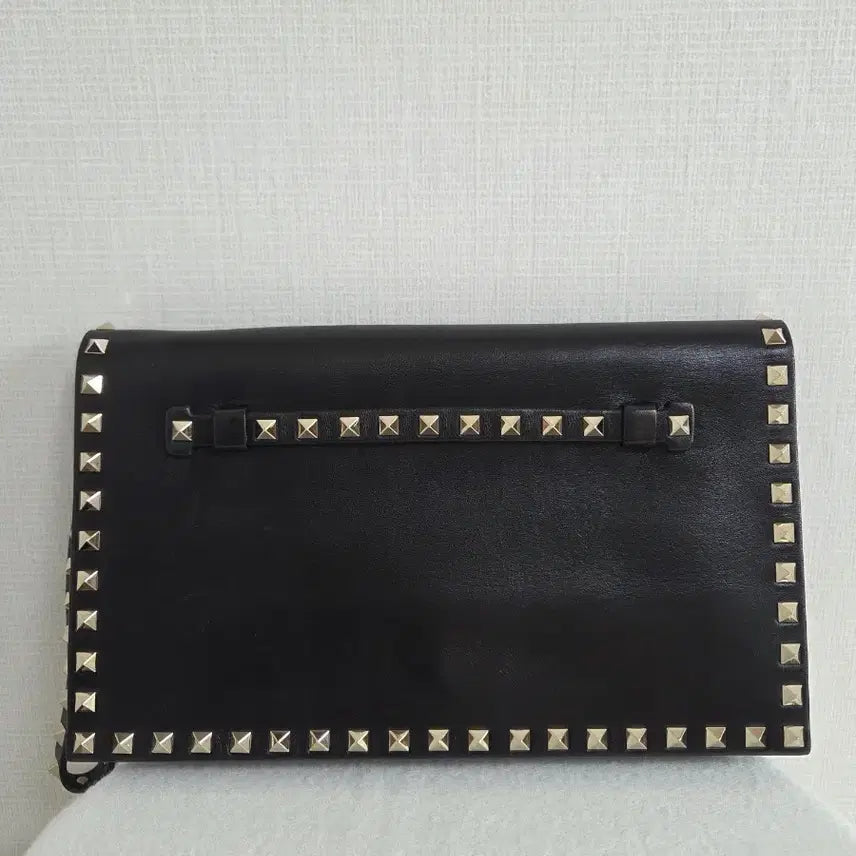 [BUNJANG] Valentino Rockstud Clutch Bag / 발렌티노 락스터드 클러치백