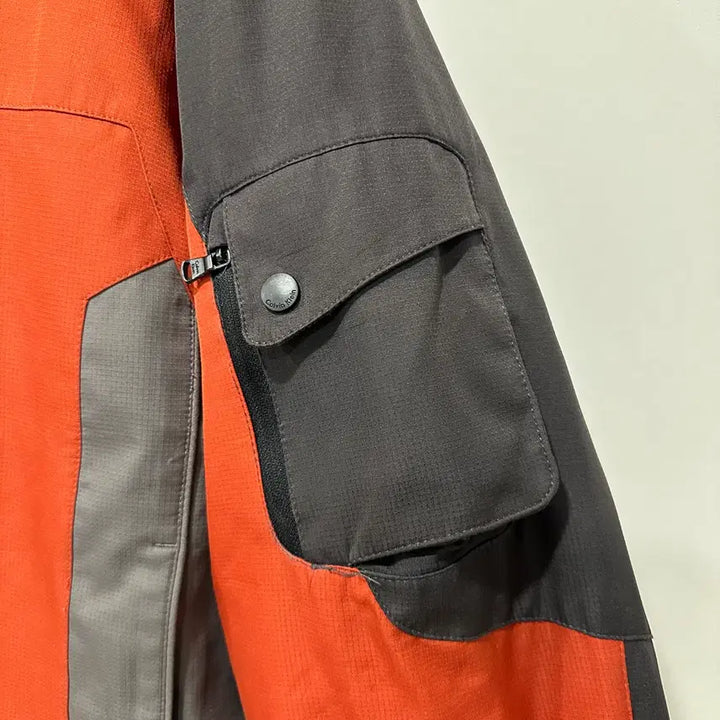 [BUNJANG] Calvin Klein Windbreaker Jacket / [Calvin Klein] 캘빈클라인 바람막이(내피 포함)