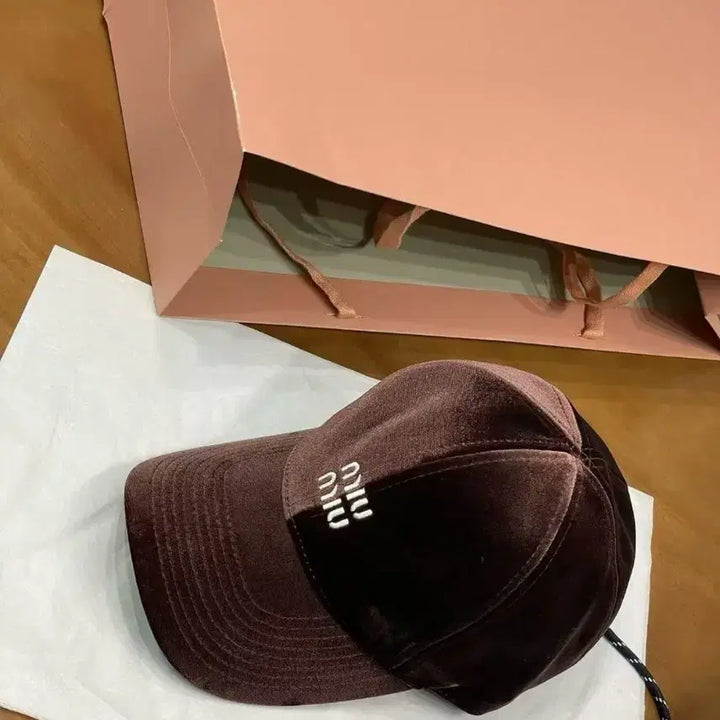 [BUNJANG] Miu Miu Velvet Ball Cap / 미우미우 벨벳 볼캡