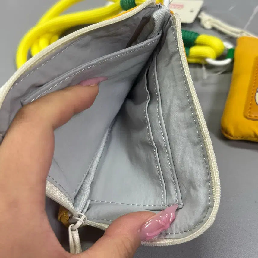 [BUNJANG] Usagi Chiikawa Pompompurin Card Wallet with Coin Purse / 우사기 치이카와 폼폼푸린 카드지갑 겸 동전지갑 스트랩