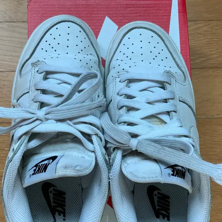 [BUNJANG] Nike Dunk Low Triple White 230 Sneakers / 나이키 덩크 로우 트리플 화이트 230