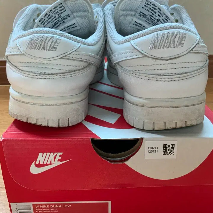 [BUNJANG] Nike Dunk Low Triple White 230 Sneakers / 나이키 덩크 로우 트리플 화이트 230
