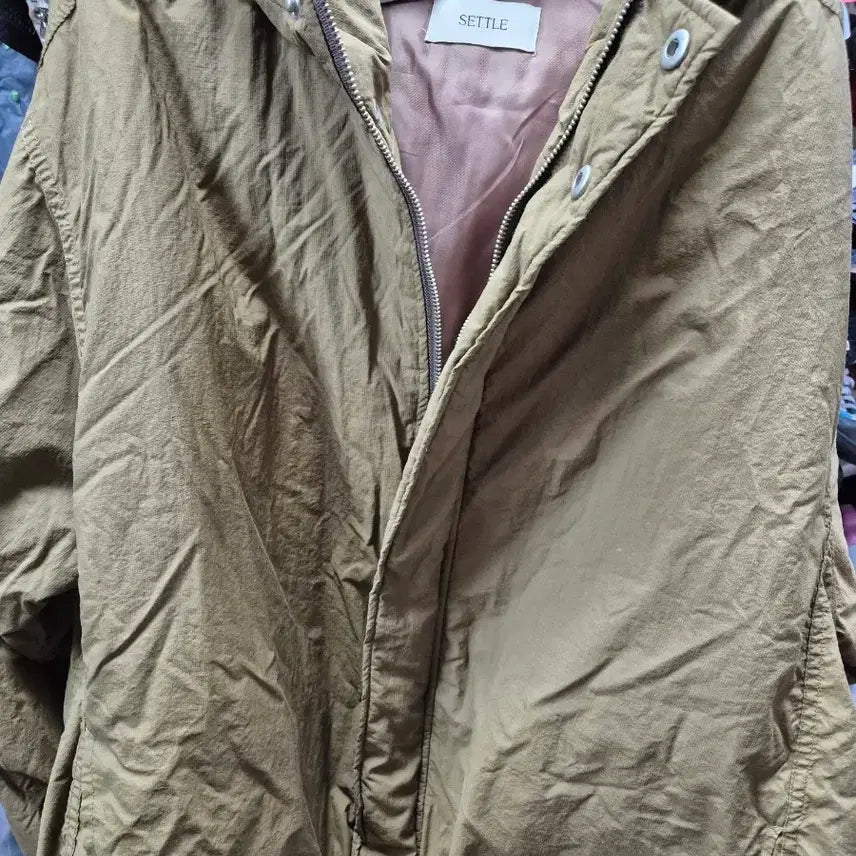 [BUNJANG] SETTLE Hooded Windbreaker Jacket - Khaki 100 / SETTLE 후드 바람막이 자켓 카키100