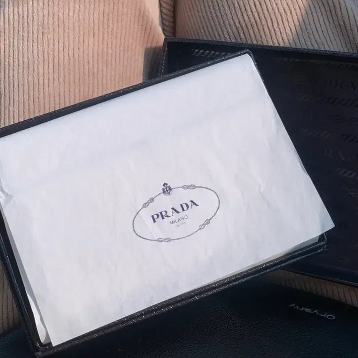 [BUNJANG] Prada Logo Bi-fold Wallet / [새상품] 프라다 로고 반지갑