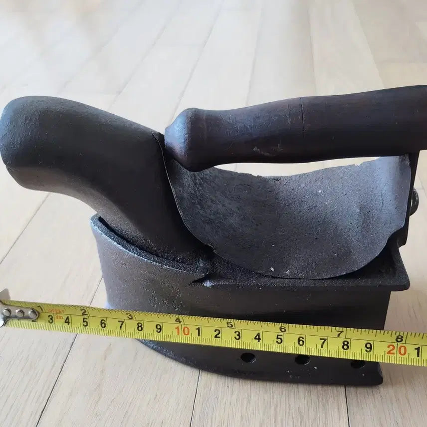 [BUNJANG] Vintage Iron Charcoal Iron / 빈티지 무쇠 숯 옛날다리미 (골동품)