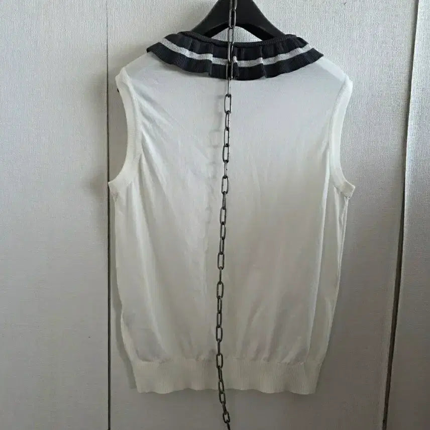 [BUNJANG] MARK&amp;LONA White Sleeveless Knit Top / MARK&amp;LONA 화이트 민소매 니트45000