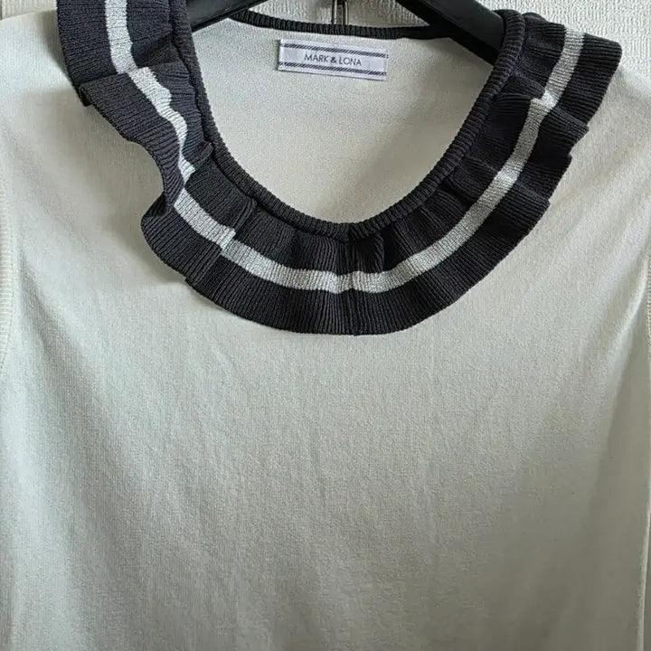[BUNJANG] MARK&amp;LONA White Sleeveless Knit Top / MARK&amp;LONA 화이트 민소매 니트45000