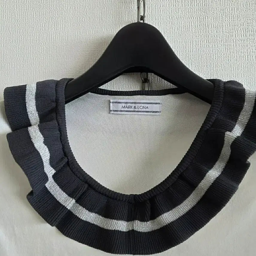 [BUNJANG] MARK&amp;LONA White Sleeveless Knit Top / MARK&amp;LONA 화이트 민소매 니트45000