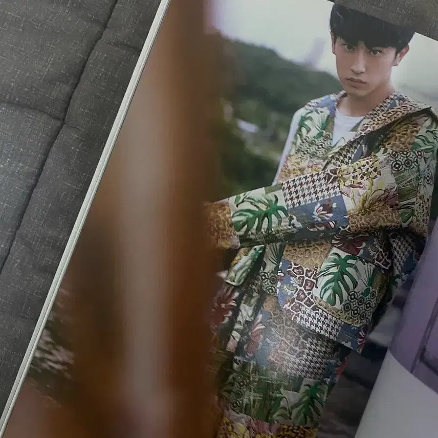 [BUNJANG] Yosuke Sugino Signed Photobook / 일본배우 스기노 요스케 친필 싸인 사진집