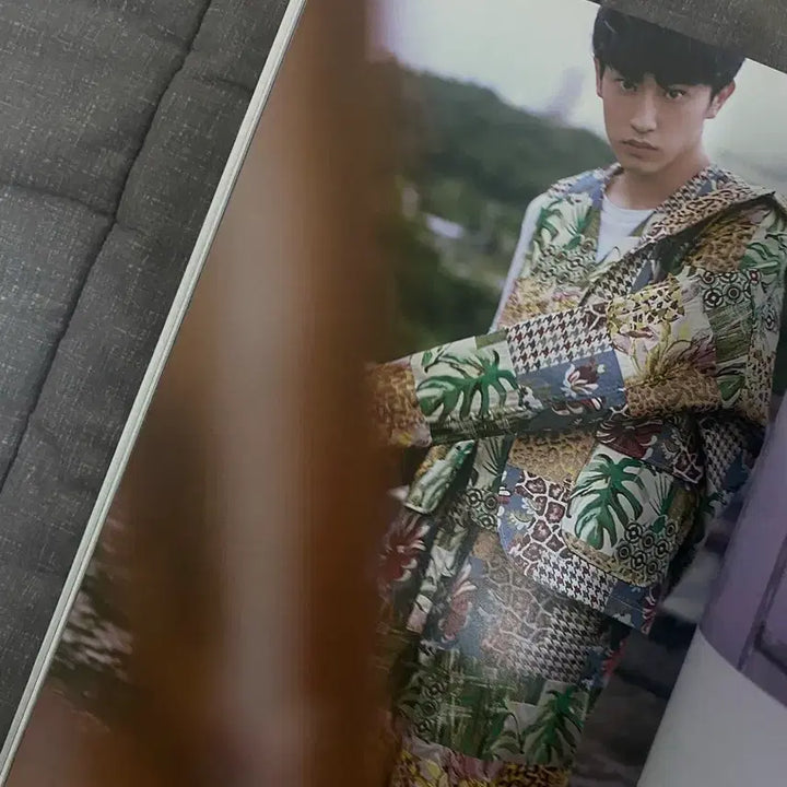 [BUNJANG] Yosuke Sugino Signed Photobook / 일본배우 스기노 요스케 친필 싸인 사진집