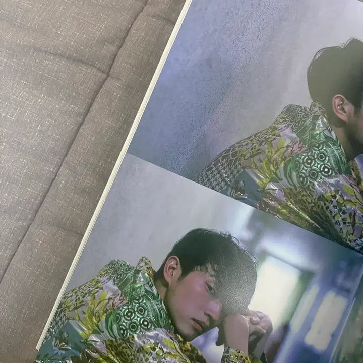 [BUNJANG] Yosuke Sugino Signed Photobook / 일본배우 스기노 요스케 친필 싸인 사진집