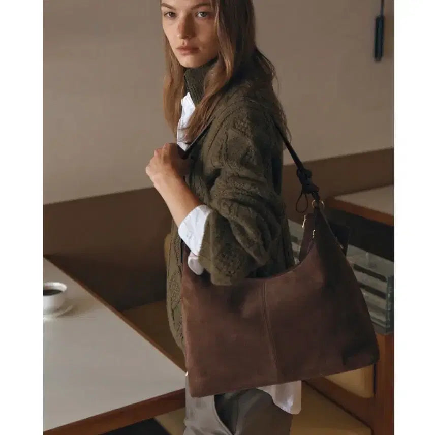 [BUNJANG] Demeriel Veneta Hobo Bag Medium Chestnut / 드메리엘 베네타 호보백 미듐 Chestnut