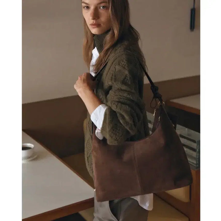 [BUNJANG] Demeriel Veneta Hobo Bag Medium Chestnut / 드메리엘 베네타 호보백 미듐 Chestnut