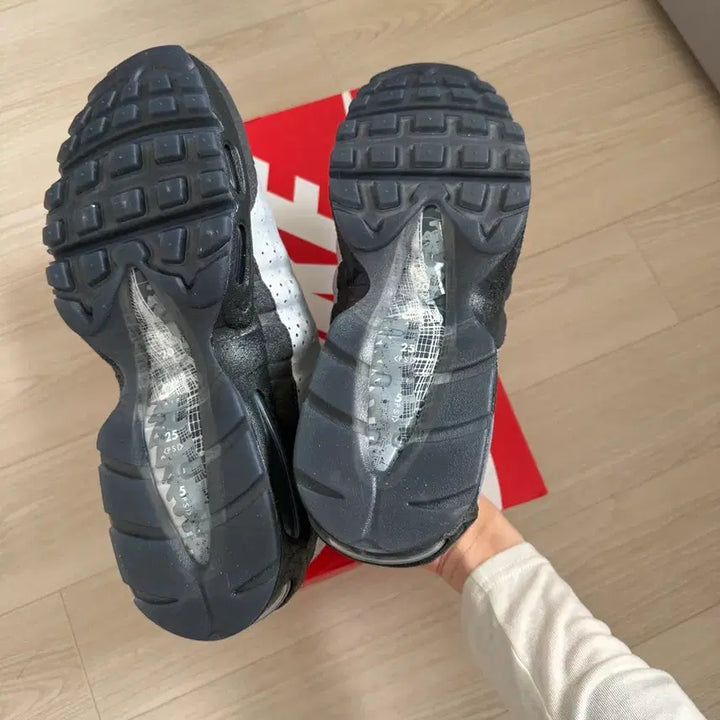 [BUNJANG] Nike Air Max 95 Big Bubble Photon Dust Metallic Silver Sneakers / 나이키 에어맥스 95 빅 버블 성수 포톤 더스트 메탈릭 실버 285새상품