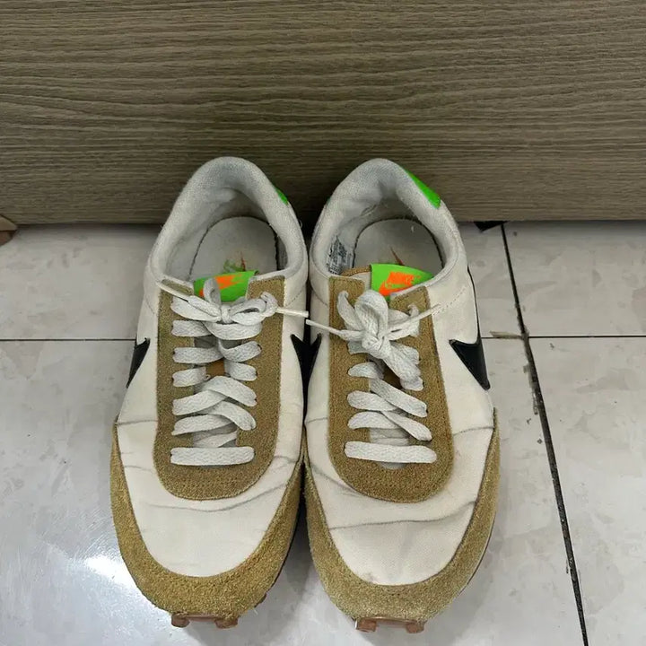 [BUNJANG] Nike Daybreak Beige Black Sneakers / [만원 아라비아빈티지]나이키 데이 브레이크 베이지 블랙 스니커즈