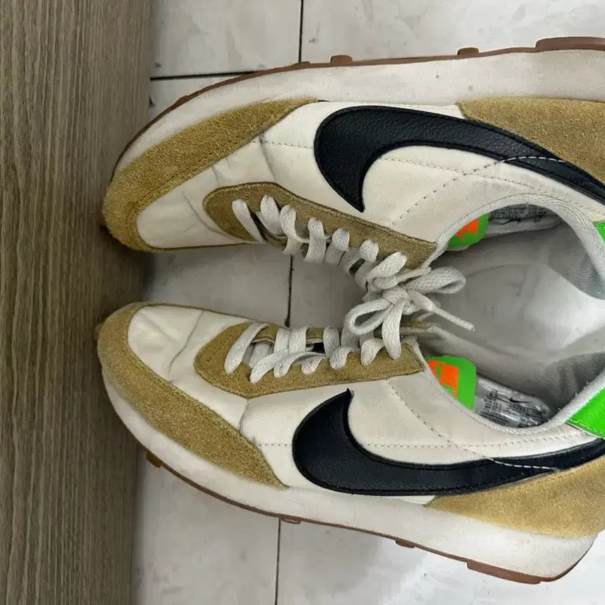 [BUNJANG] Nike Daybreak Beige Black Sneakers / [만원 아라비아빈티지]나이키 데이 브레이크 베이지 블랙 스니커즈