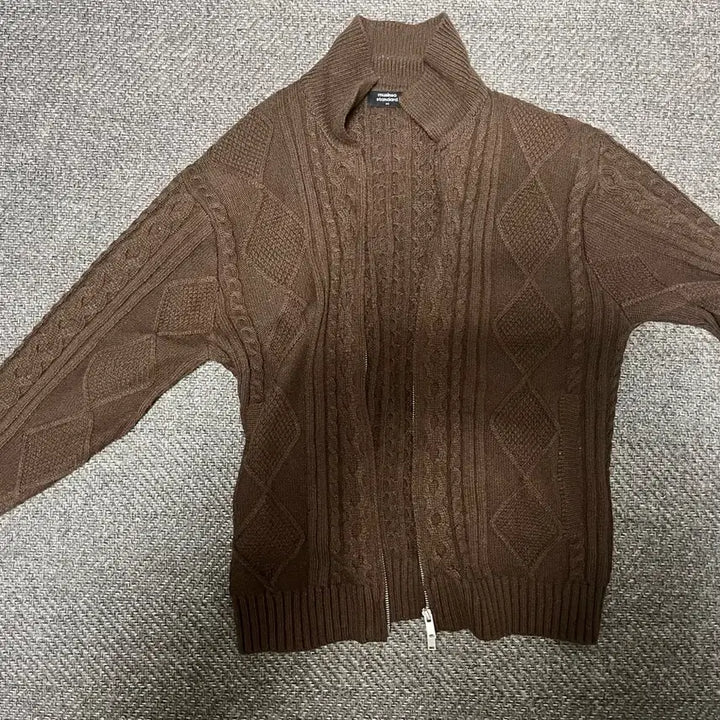 [BUNJANG] Musinsa Standard Aran Cable Knit Zip-up Brown M / 무신사 스탠다드 아란 케이블 니트 집업 브라운 M