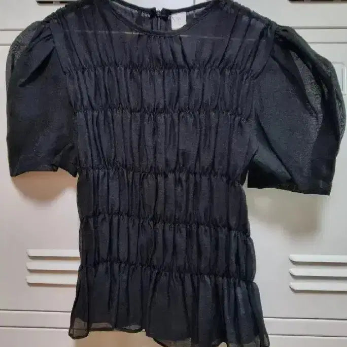 [BUNJANG] DeMore Smoke Shirring Blouse - Black / 드모어 스모크 셔링 블라우스 - 블랙