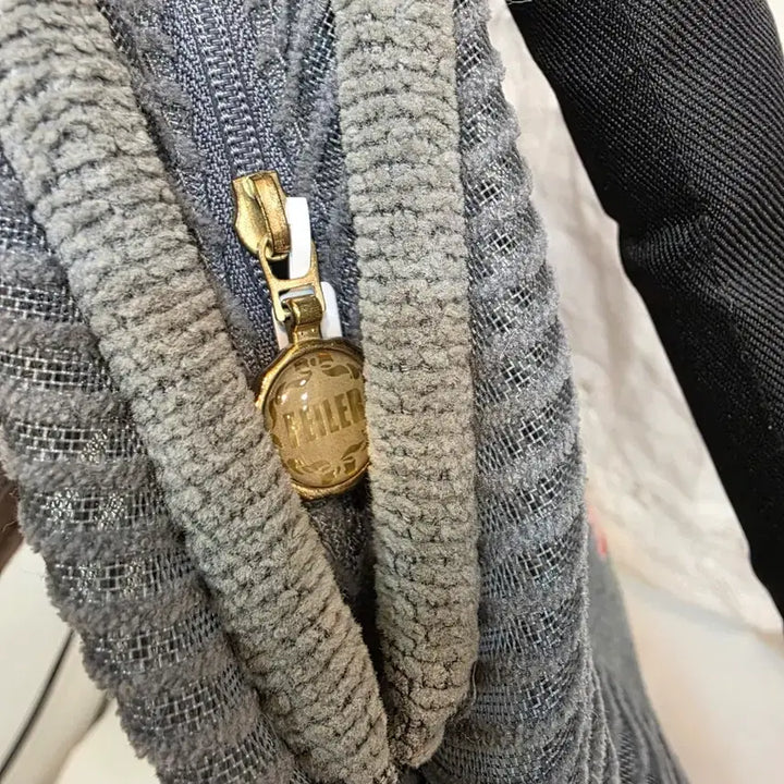 [SOLD OUT] FEILER  꽃 자수 니트 토트백 그레이