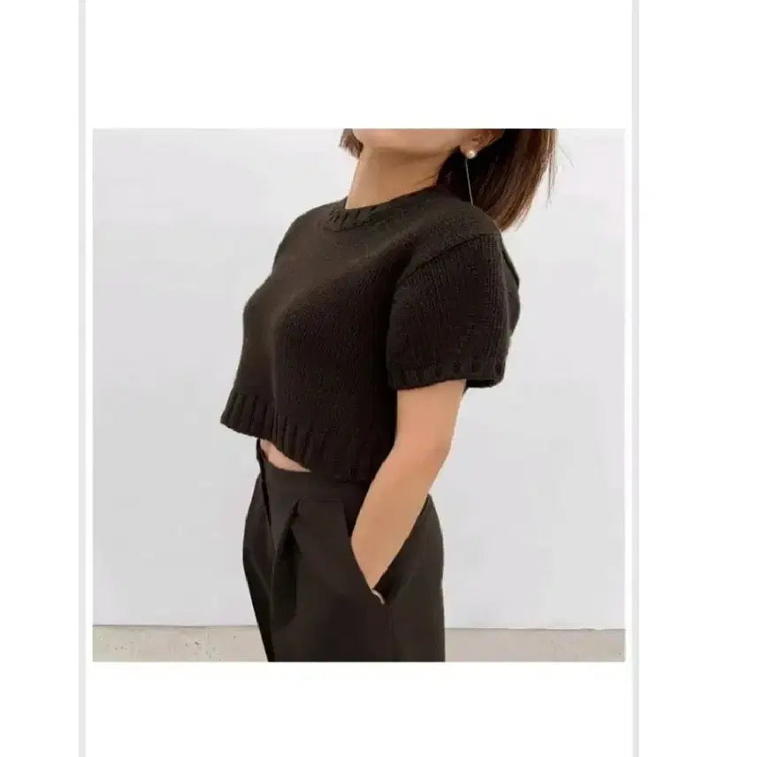 [BUNJANG] 45th Street Crop Round Knit - Brown / 45번가 레스베이지 크롭 라운드 니트 - 브라운
