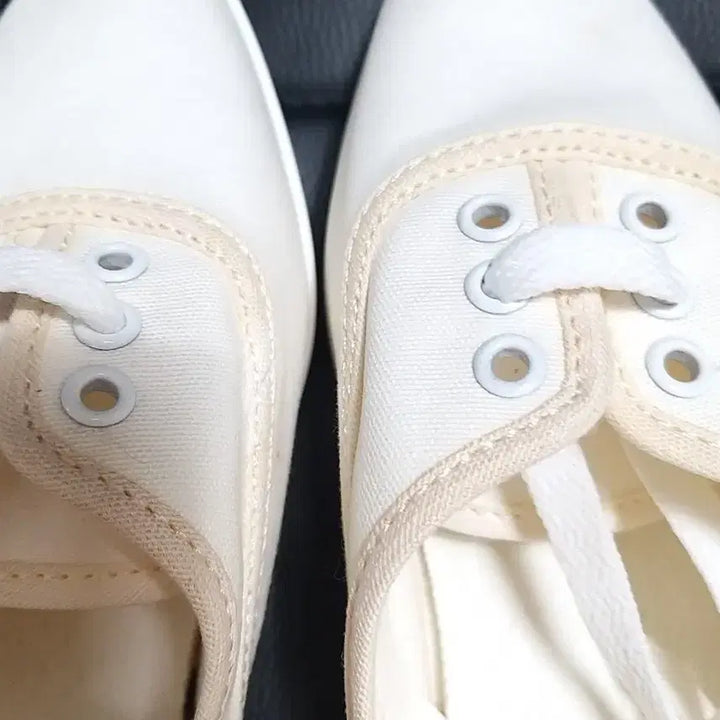 [BUNJANG] Naning9 Ivory Pointed Sneakers 245 / 새상품 난닝구 아이보리 뾰족스니커즈 245
